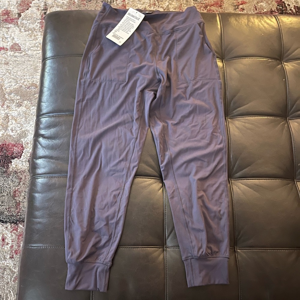 NEW Lululemon size 10 jogger pants
